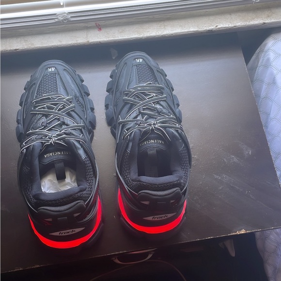 COPY - LED BALENCIAGA TRACK (Black) - Picture 3 of 5